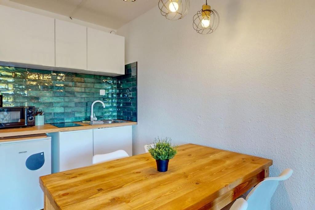 Apartment Climatise Balcon Parc-expo Arena